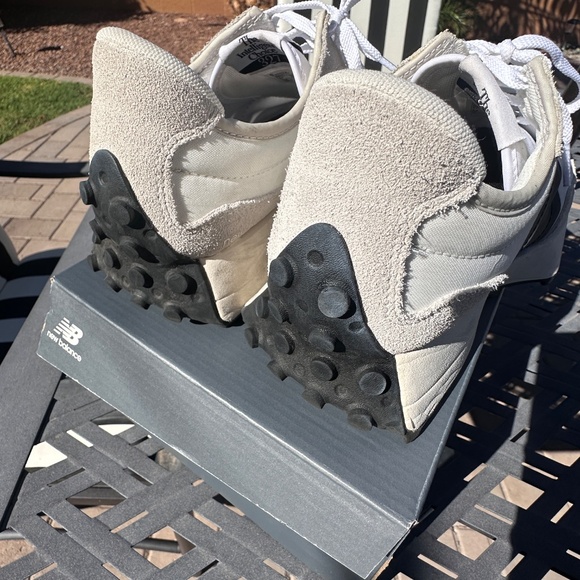 Women’s New Balance tennis shoes - Picture 2 of 6